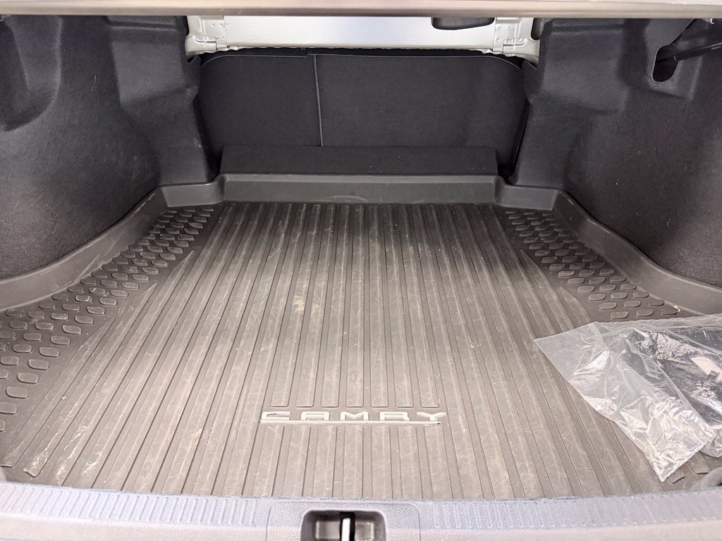 Used 2020 Toyota Camry SE FWD image 28