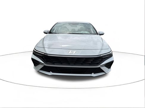 New 2026 Hyundai Elantra SE FWD image 8