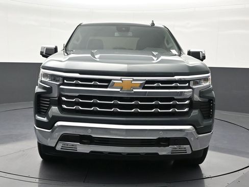 Used 2025 Chevrolet Silverado 1500 LTZ image 9