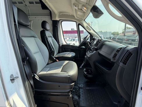 Used 2024 RAM ProMaster 2500 w/ Convenience Group FWD image 31