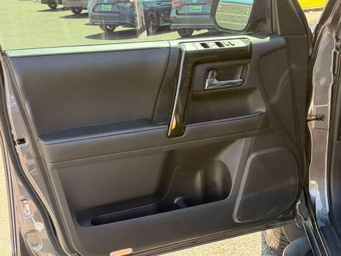 Used 2023 Toyota 4Runner TRD Off-Road Premium w/ Moonroof Package AWD/4WD image 21