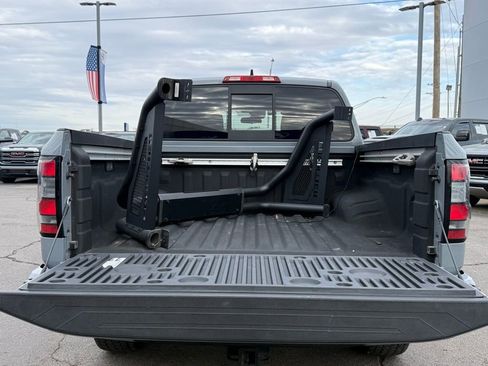 Used 2022 Nissan Frontier PRO-4X image 7