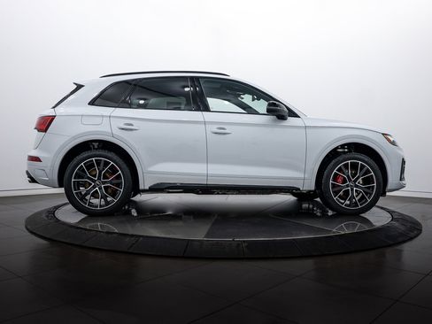 Certified 2025 Audi SQ5 Premium Plus w/ Premium Plus Package image 3