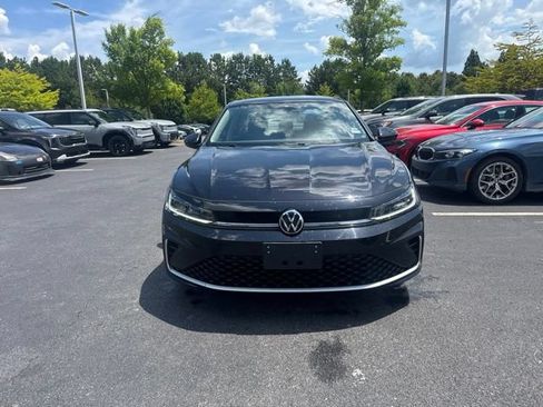 Used 2025 Volkswagen Jetta SE FWD image 8