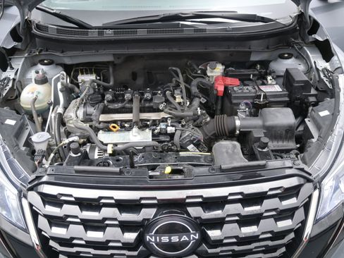 Used 2023 Nissan Kicks SR w/ SR Premium Package FWD image 24