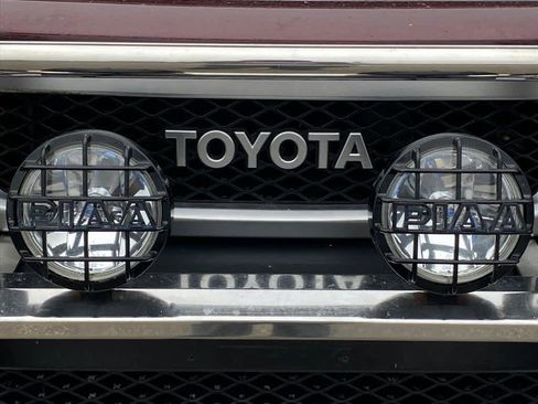 Used 2007 Toyota FJ Cruiser 4WD image 7