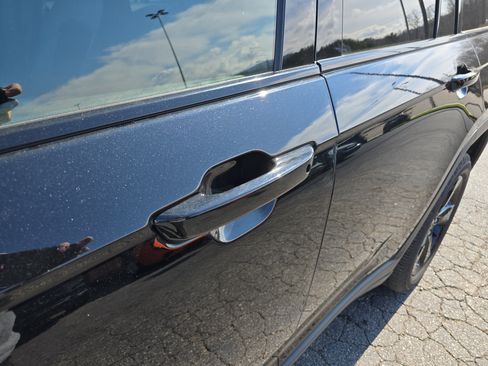 Used 2023 Jeep Grand Cherokee Altitude image 13