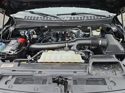 Used 2024 Ford Expedition Limited image 32