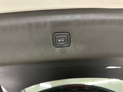 Certified 2024 Buick Enclave Premium image 28