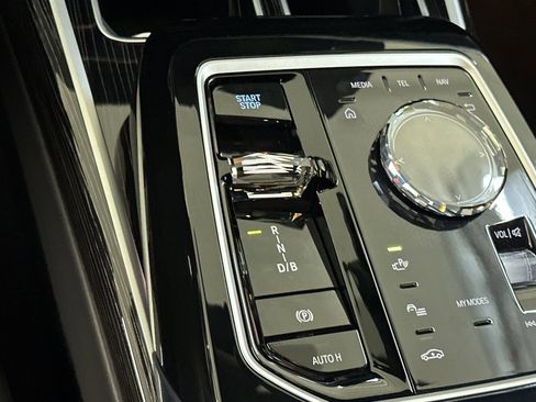 Used 2026 BMW i7 eDrive50 w/ M Sport Package image 25