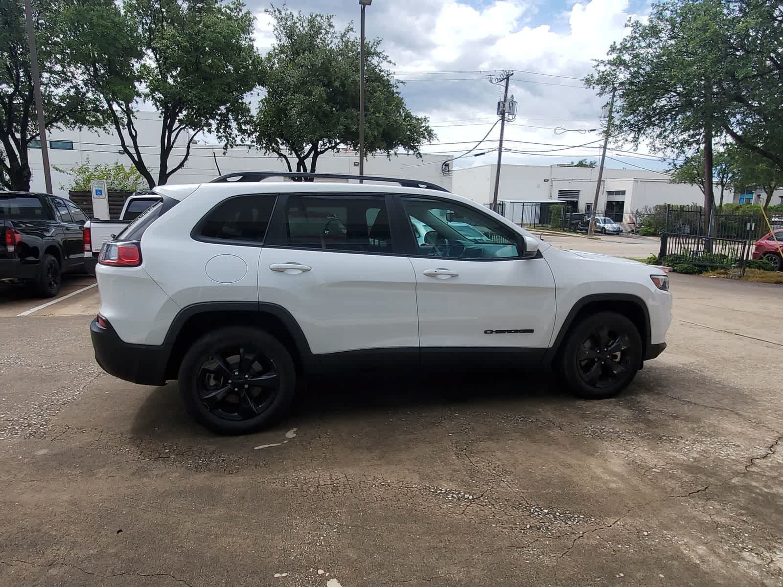 Used 2021 Jeep Cherokee Latitude Plus AWD/4WD image 7