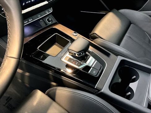 Certified 2025 Audi Q5 2.0T Premium Plus w/ Premium Plus Package image 17