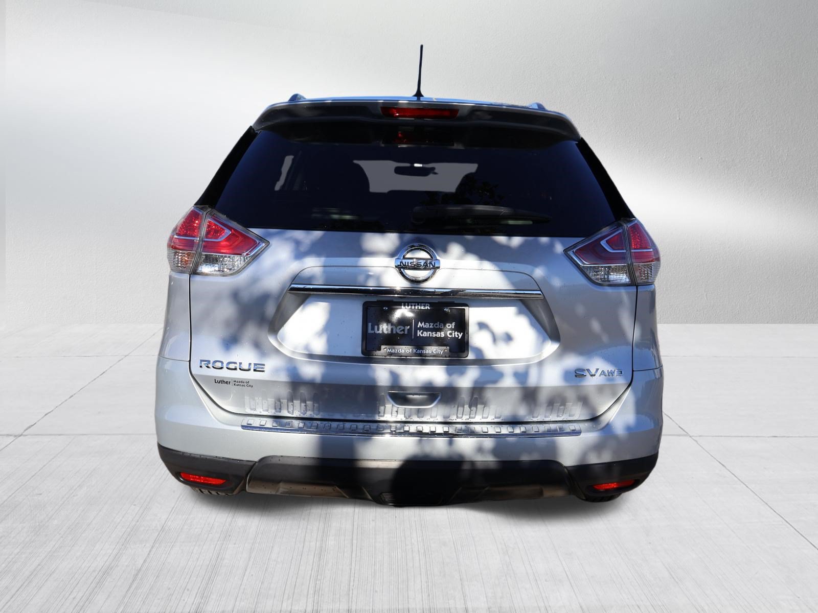 Used 2015 Nissan Rogue SV AWD/4WD image 6