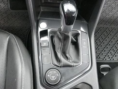 Used 2023 Volkswagen Tiguan SE AWD/4WD image 18