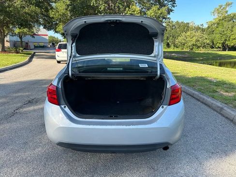 Used 2019 Toyota Corolla SE FWD image 11