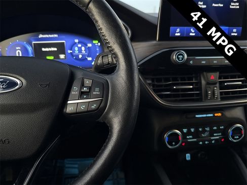Used 2020 Ford Escape Titanium image 17