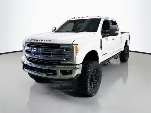 Used 2019 Ford F250 Lariat w/ Lariat Ultimate Package image 2