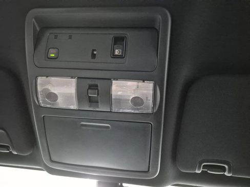 Used 2024 Nissan Titan PRO-4X image 21