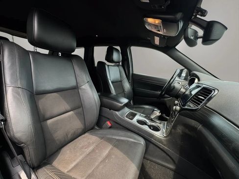 Used 2019 Jeep Grand Cherokee Altitude RWD image 15