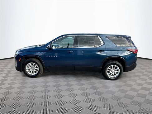 Used 2022 Chevrolet Traverse LS image 9