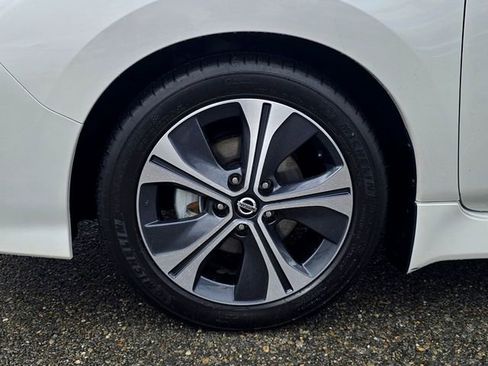 Used 2022 Nissan Leaf SV image 27