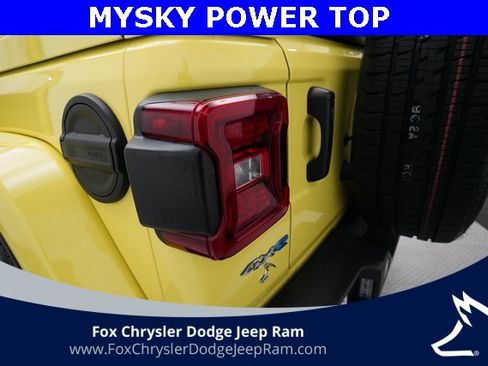 Used 2023 Jeep Wrangler Unlimited Sahara w/ Cold Weather Group image 31