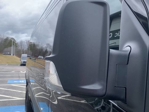 Used 2024 Mercedes-Benz Sprinter 3500 image 26