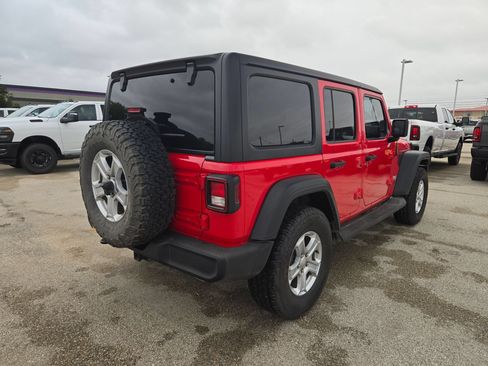 Used 2019 Jeep Wrangler Unlimited Sport S AWD/4WD image 3