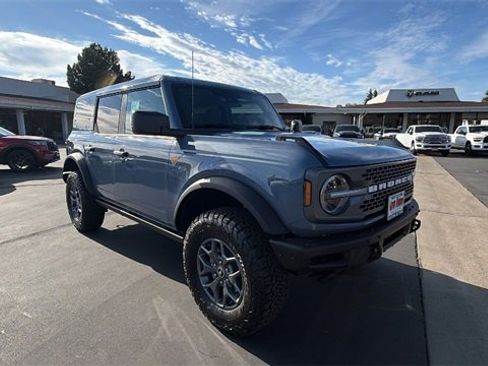 New 2025 Ford Bronco Badlands image 2