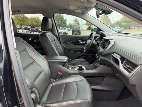 Used 2023 GMC Terrain AT4 image 28