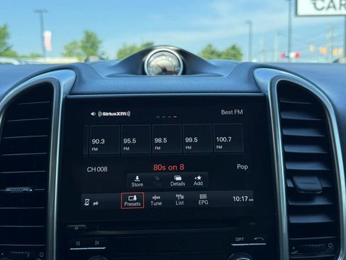 Used 2018 Porsche Cayenne Platinum Edition AWD/4WD image 33