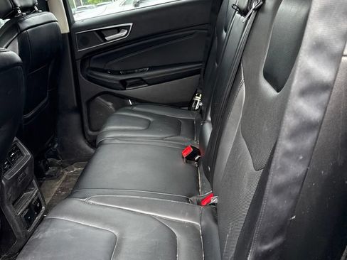 Used 2017 Ford Edge Titanium w/ Equipment Group 302A AWD/4WD image 5
