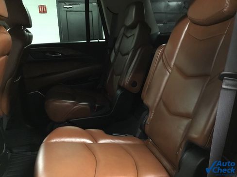 Used 2017 Cadillac Escalade Luxury image 30