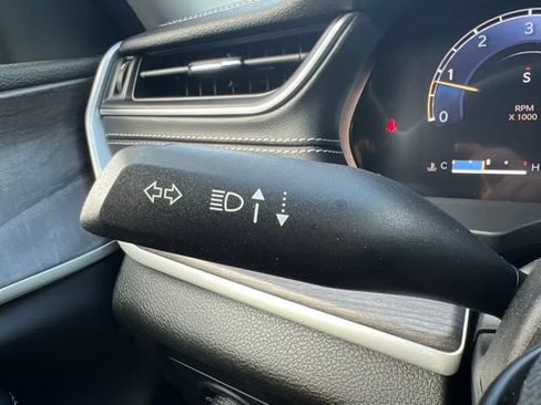 Used 2023 Jeep Grand Cherokee Limited AWD/4WD image 25