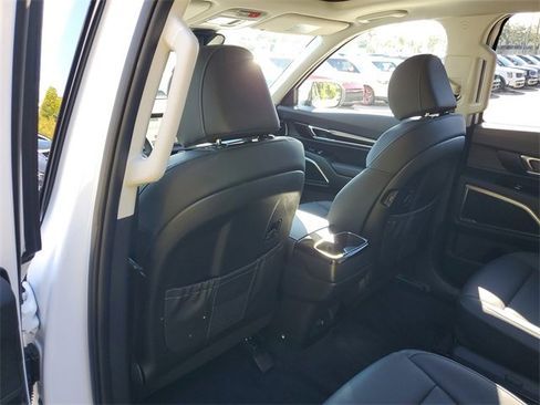 New 2025 Kia Telluride S image 17