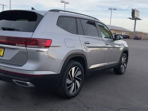 Used 2025 Volkswagen Atlas SE image 9