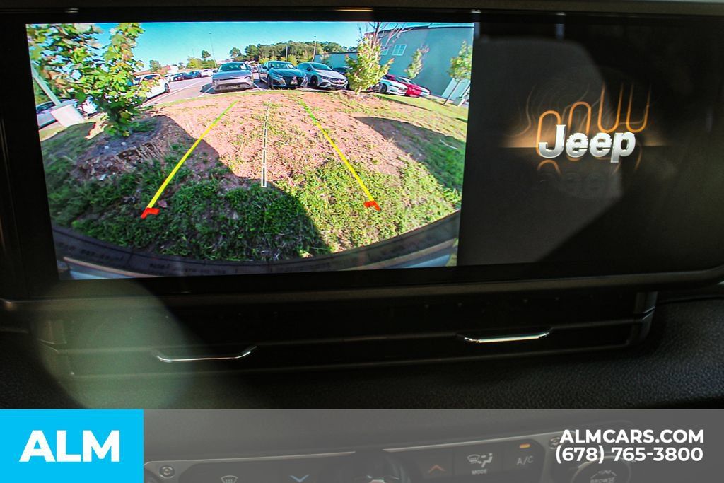 Used 2025 Jeep Wrangler Unlimited Sport AWD/4WD image 31