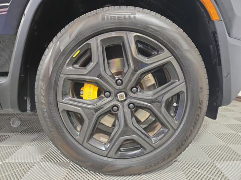 Used 2023 Rivian R1T Adventure image 11