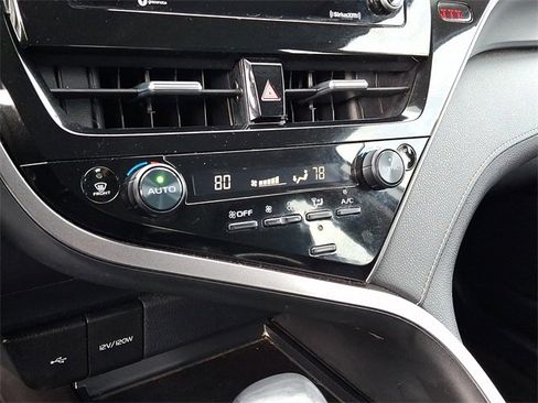 Used 2023 Toyota Camry SE image 15