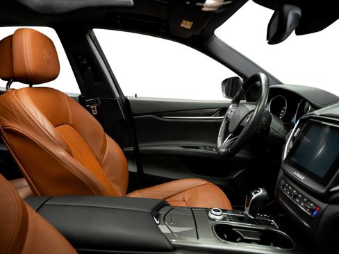 Used 2017 Maserati Ghibli RWD image 62