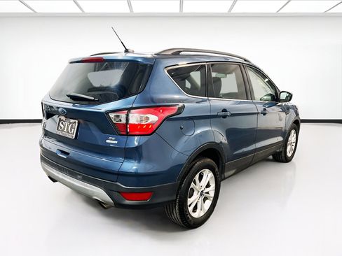 Used 2018 Ford Escape SE image 4
