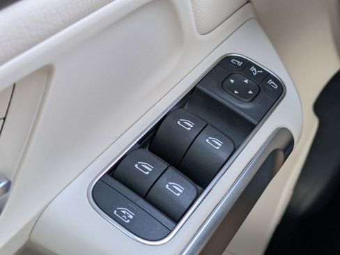 New 2026 Mercedes-Benz GLB 250 4MATIC image 29