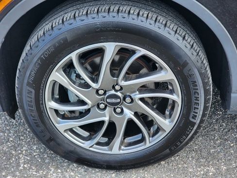 Used 2022 Lincoln Corsair Standard w/ Equipment Group 101A image 18