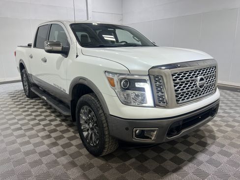 Used 2018 Nissan Titan Platinum Reserve AWD/4WD image 4