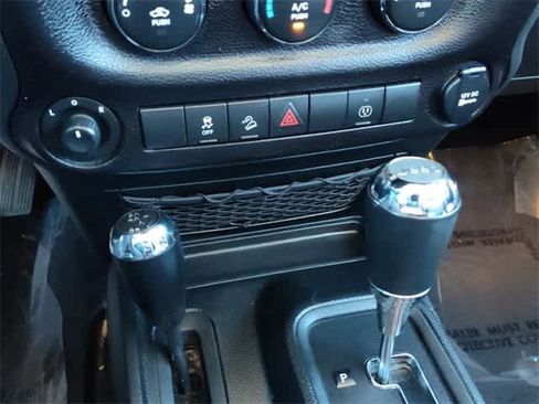 Used 2017 Jeep Wrangler Unlimited Sahara w/ Connectivity Group image 23