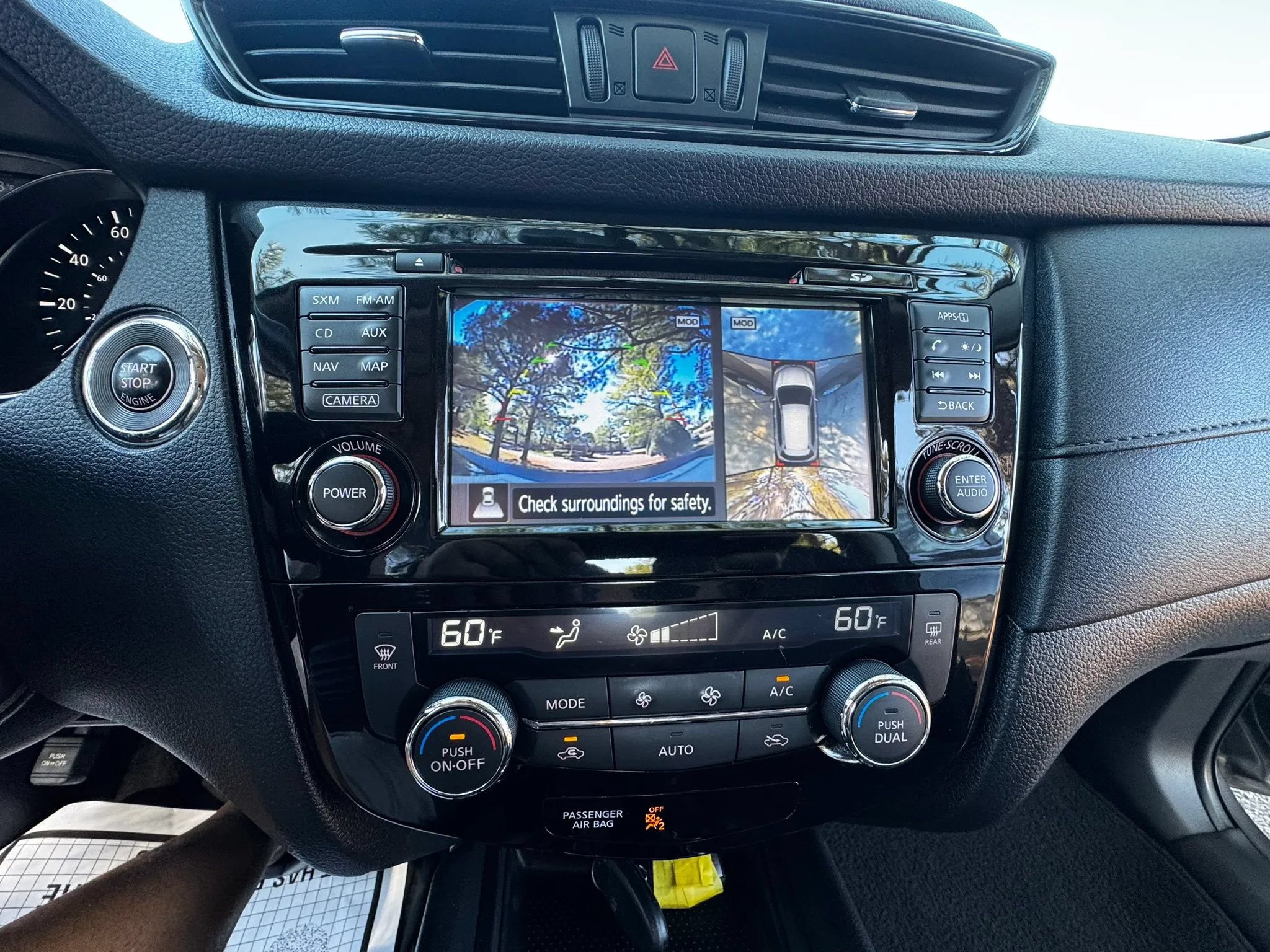 Used 2017 Nissan Rogue SV w/ SV Premium Package FWD image 16