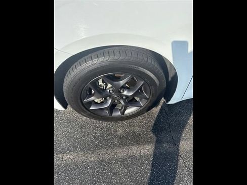 Used 2019 Chrysler Pacifica Touring-L Plus w/ Advanced Safetytec Group FWD image 13