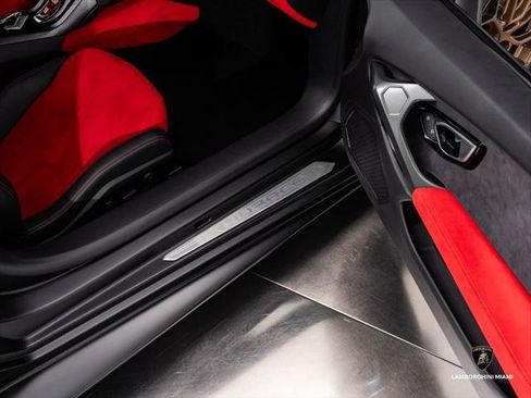 Used 2015 Lamborghini Huracan LP 610-4 AWD/4WD image 34