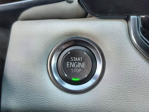 Certified 2024 GMC Canyon AT4X image 17