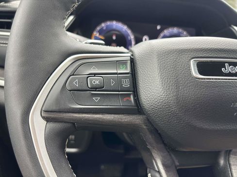 Used 2024 Jeep Grand Cherokee Limited image 15